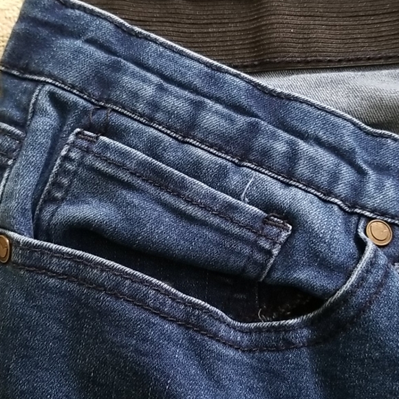 Jeans - Picture 3 of 4